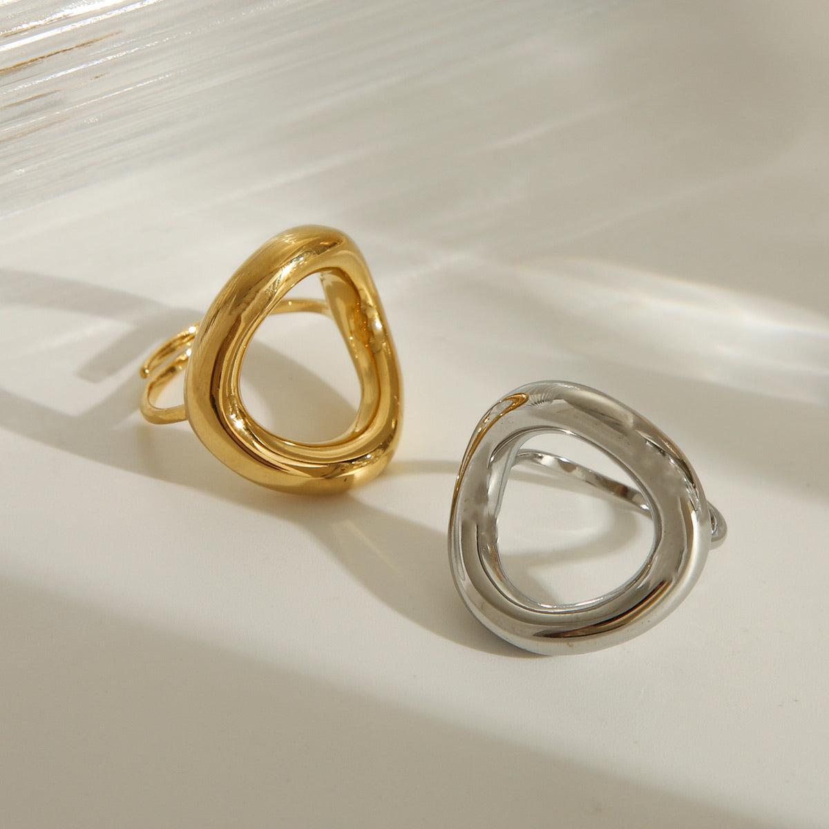 MERA-ANILLO