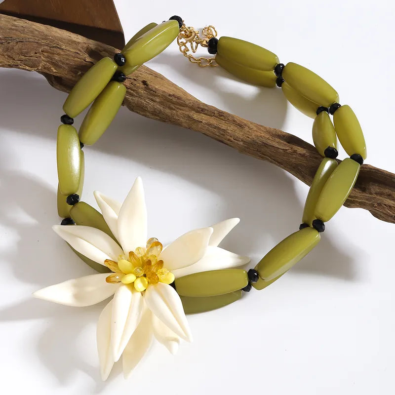 LOTUS-COLLAR